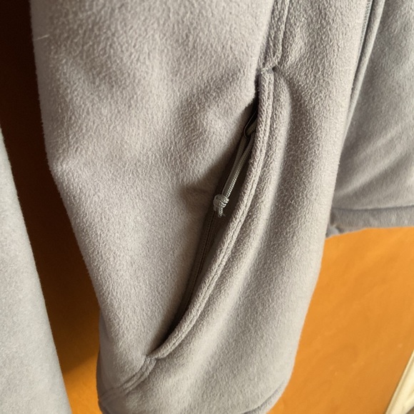 The North Face Fleece Jacket - Picture 8 of 8